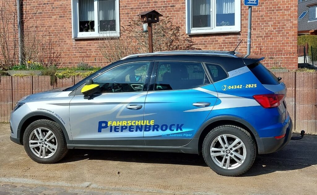 SEAT Arona der Fahrschule Piepenbrock, Inh. Andreas Piper